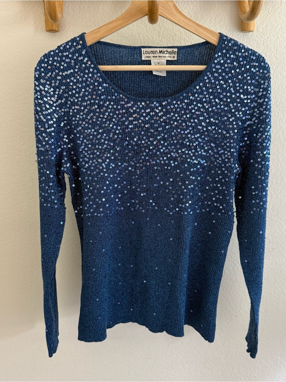 Lauren Michelle holiday glam party sparkly
Metallic sequins blue sweater size XL